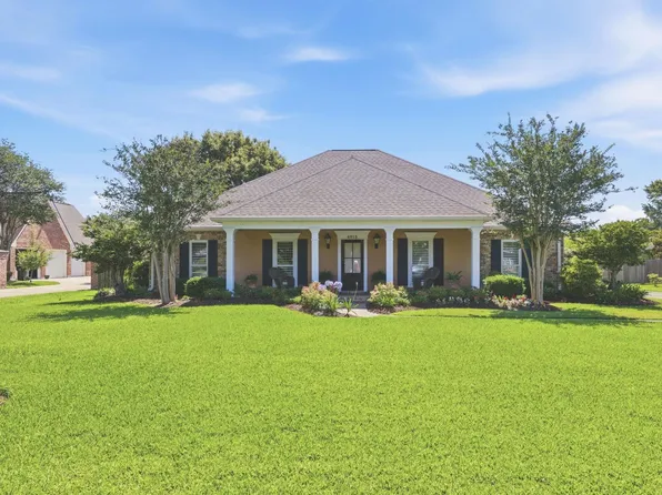 4013 Barbe Wood Dr, Lake Charles, LA 70605