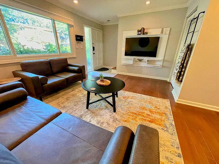 100 Biscayne Dr NW #A4 — Photo 3