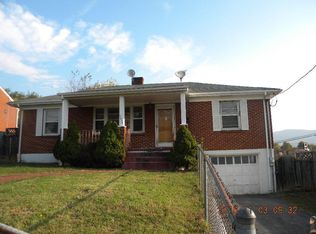 5217 Hawthorne Rd NW, Roanoke, VA 24012