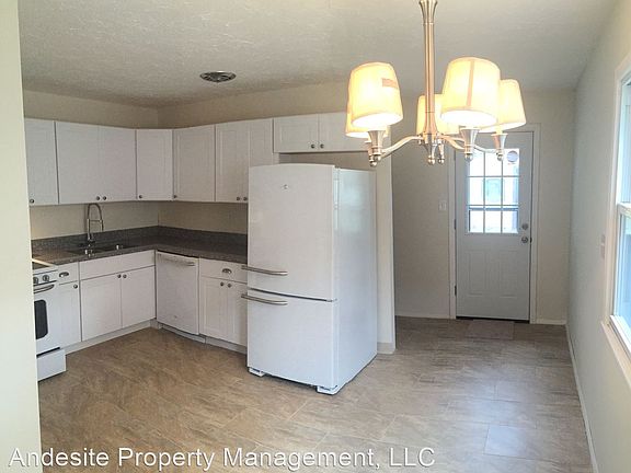 3rd image of 8290 Rushton Dr