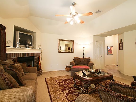 5th image of 2112 E 31st Pl N
