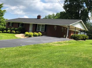 129 Sheffield Rd, Ridgeway, VA 24148