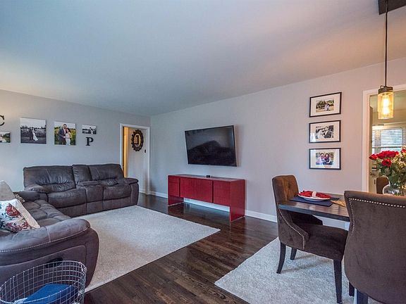 2nd image of 2119 Agincourt St