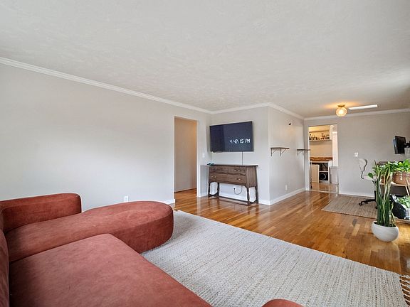 5th image of 10368 S Crocus St