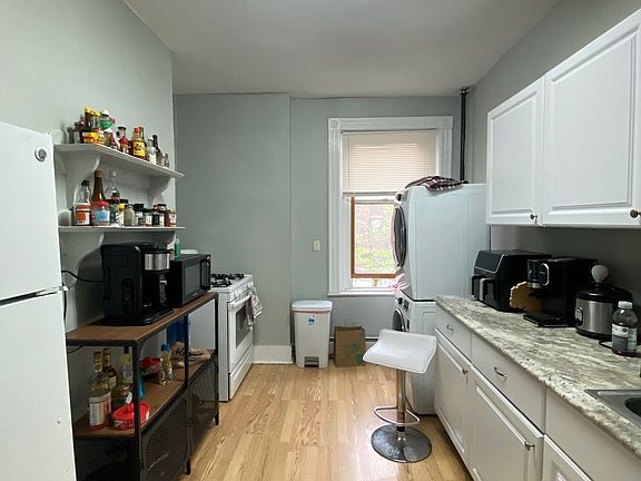 2nd image of 612 Columbus Ave APT 2