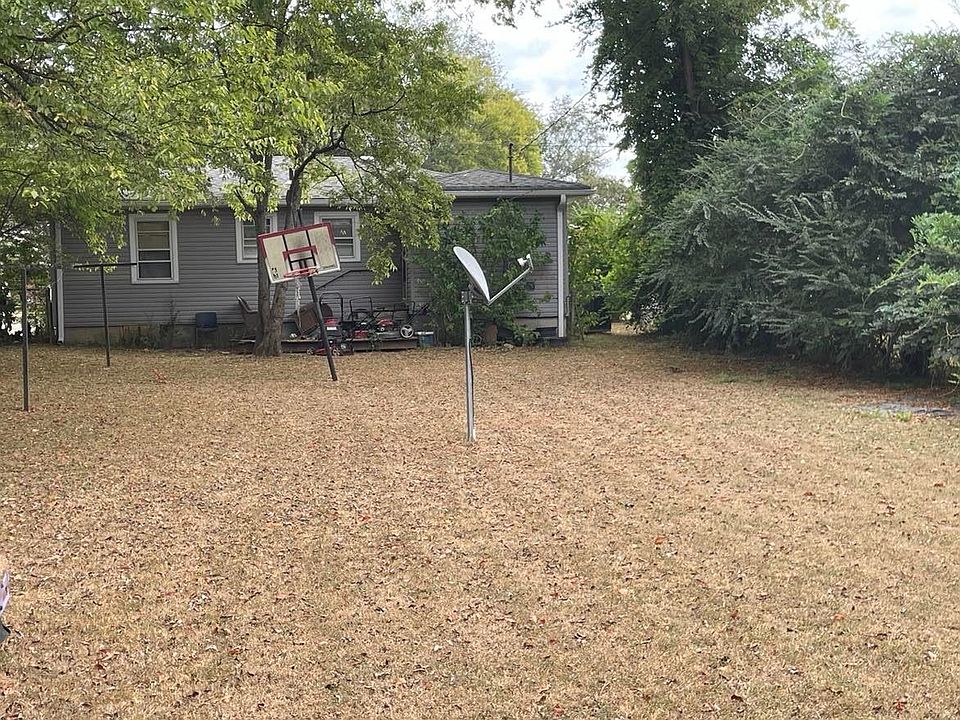 2nd image of 217 Fulton St