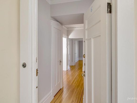 3rd image of 547 Page St APT 6