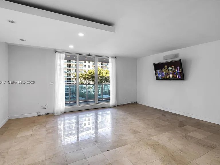 2301 Collins Ave #621 — Photo 5