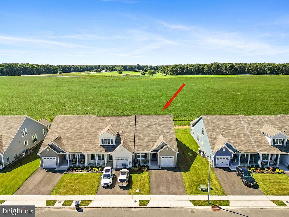 1st image of 18 Prestwick Ln