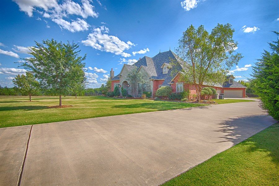 2nd image of 5100 Cedar Ridge Dr
