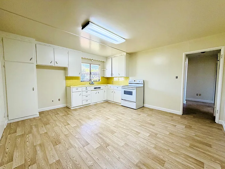 508 La Sierra Way — Photo 3