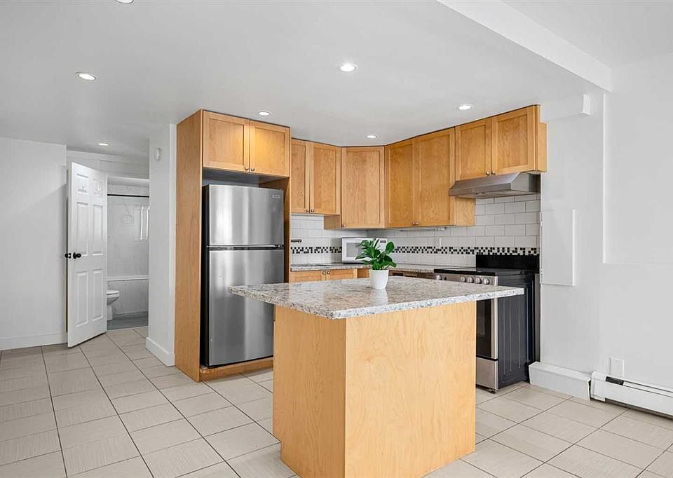 1st image of 2111 E 14th St SW #104