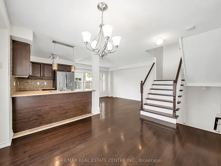 4215 Cole Cres — Photo 18