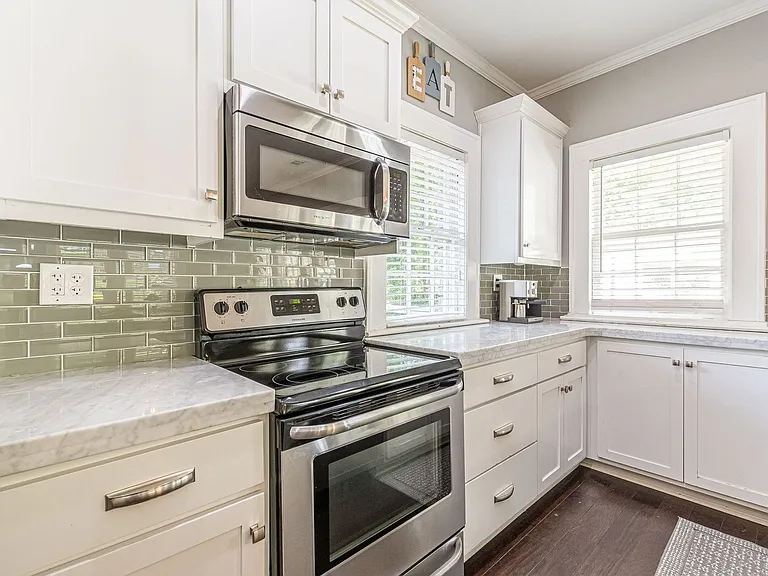 1847 Walker Ave — Photo 3