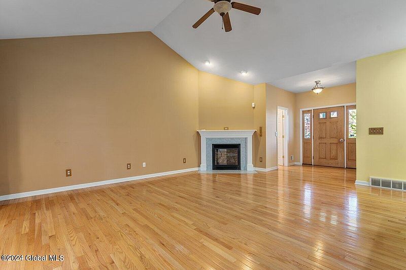 5th image of 24 Everson Way