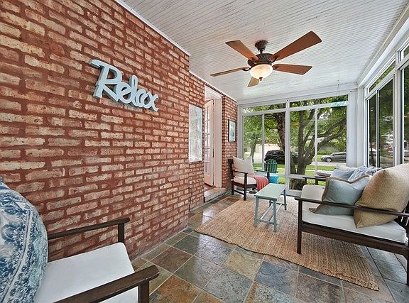 4th image of 136 Bassford Ave