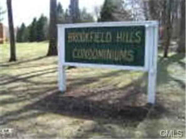 4 Monika Ln, Brookfield, CT 06804