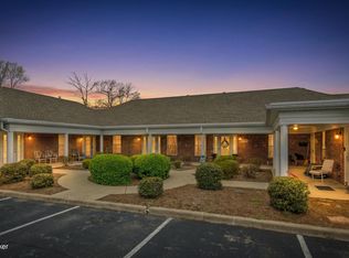 8204 Delta Cir, Louisville, KY