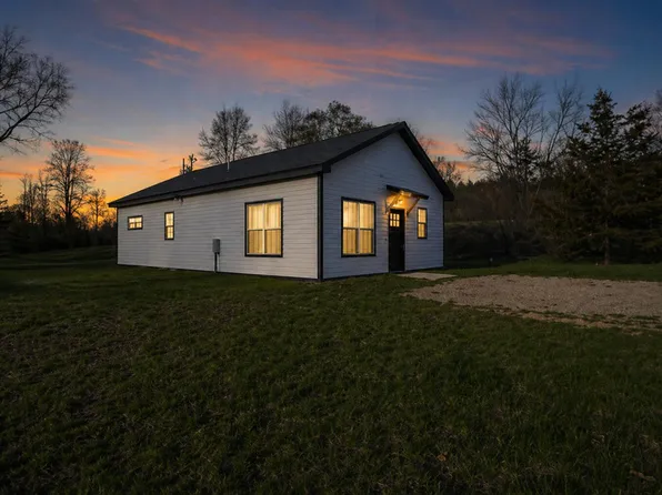 2084 W Fenwick Rd, Fenwick, MI 48834