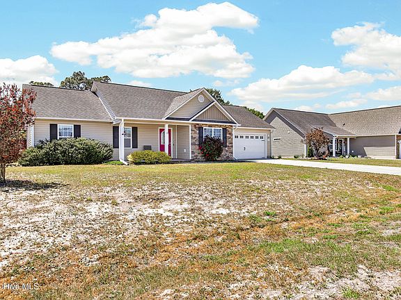 3rd image of 142 Rosemary Avenue