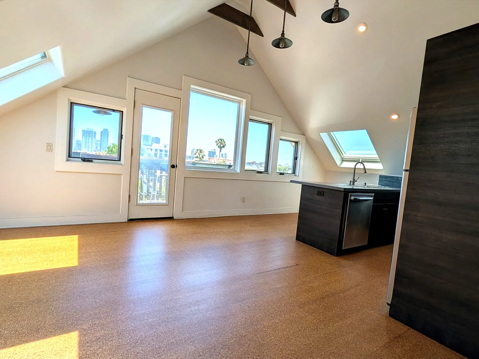 2 bed, 1090 sqft, $3,650 — Photo 4