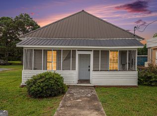 324 W Line St, Calhoun, GA 30701