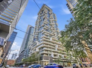 77 Shuter St #1708, Toronto, ON M5B 0B8