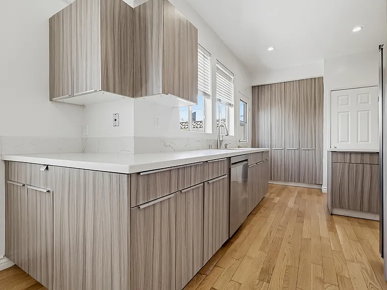 806 S Detroit St #806 — Photo 11