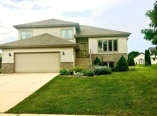 212 Coyle Pkwy, Cottage Grove, WI 53527
