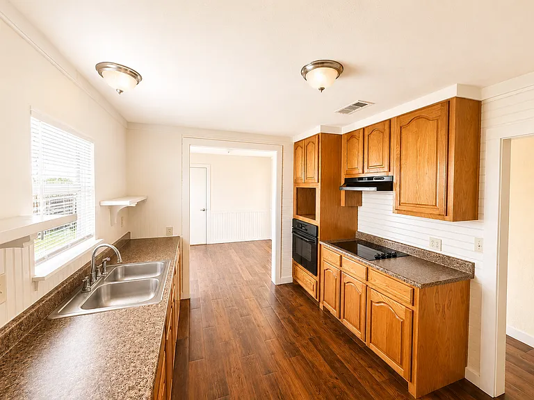 125 N McEntire Ct — Photo 2