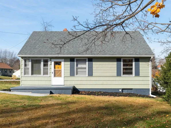 302 Devon Rd, Staunton, VA 24401