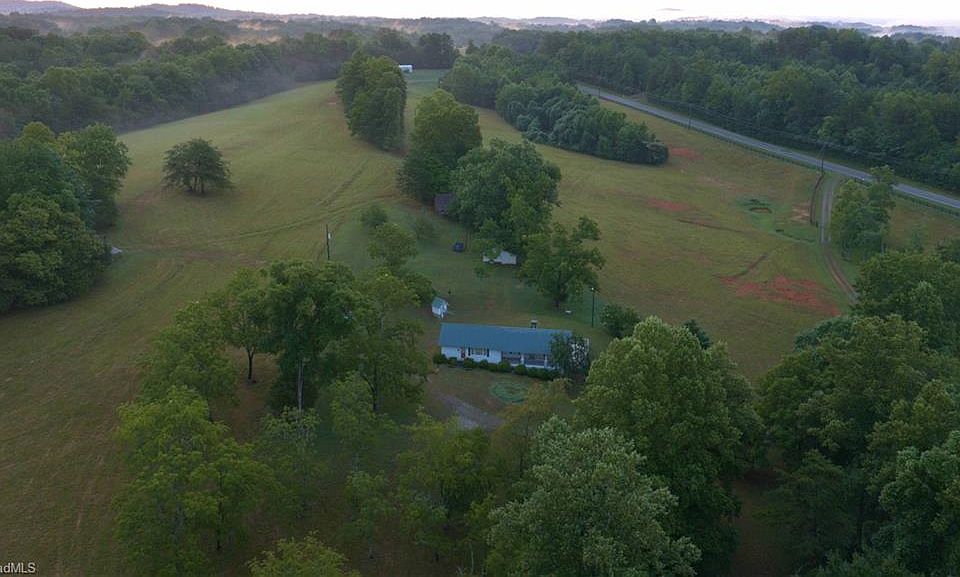 1st image of 2541 Collinstown Rd