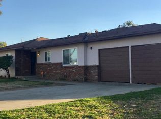 5760 E Siverly Ln, Fresno, CA