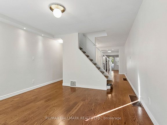 5th image of 82 Rushbrooke Ave