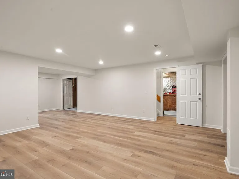 13647 S Springs Dr — Photo 45