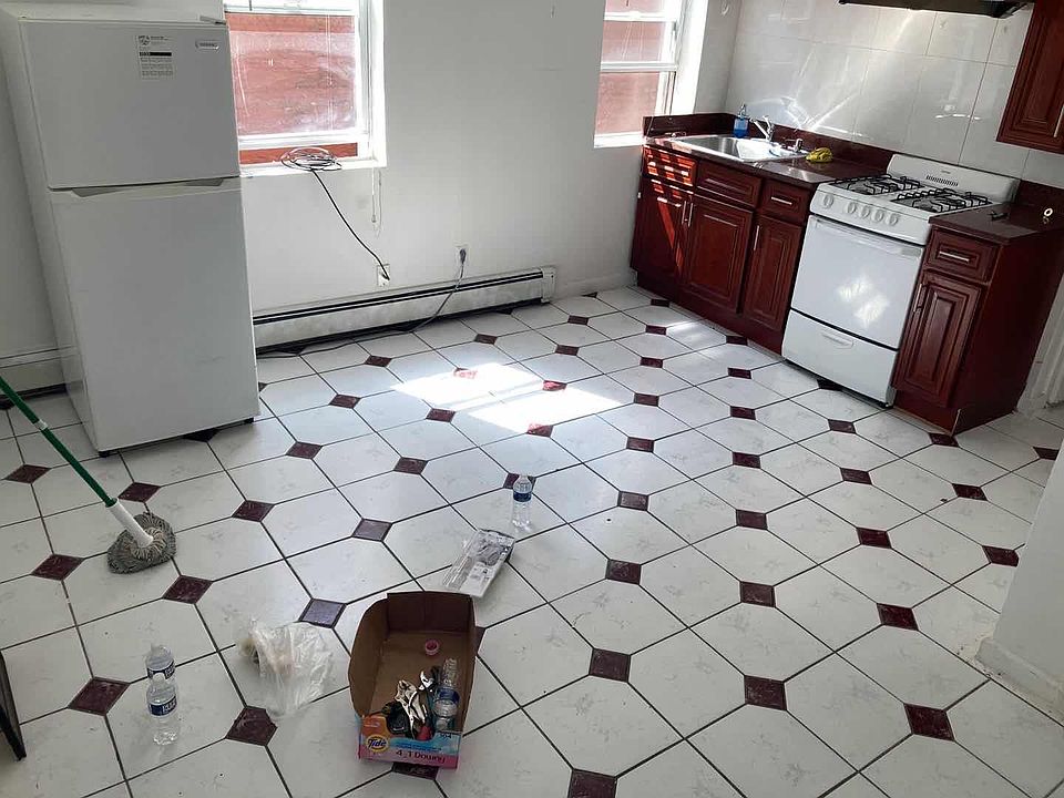 1st image of 112-17 15th Ave Floor 2