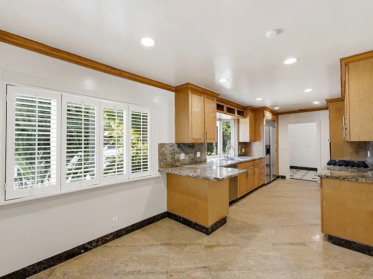 5919 Rolling Rd — Photo 9