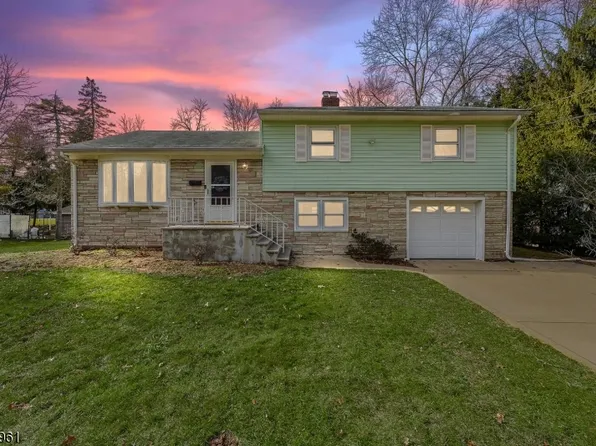 556 Ridgewood Blvd N, Washington Twp., NJ 07676
