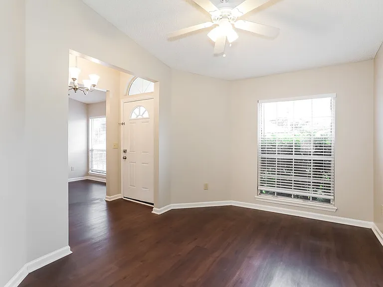 4519 Antler Hill Dr E — Photo 8