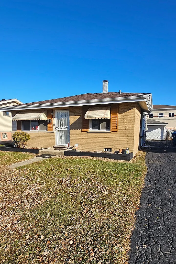 1269 Arthur St photo 1