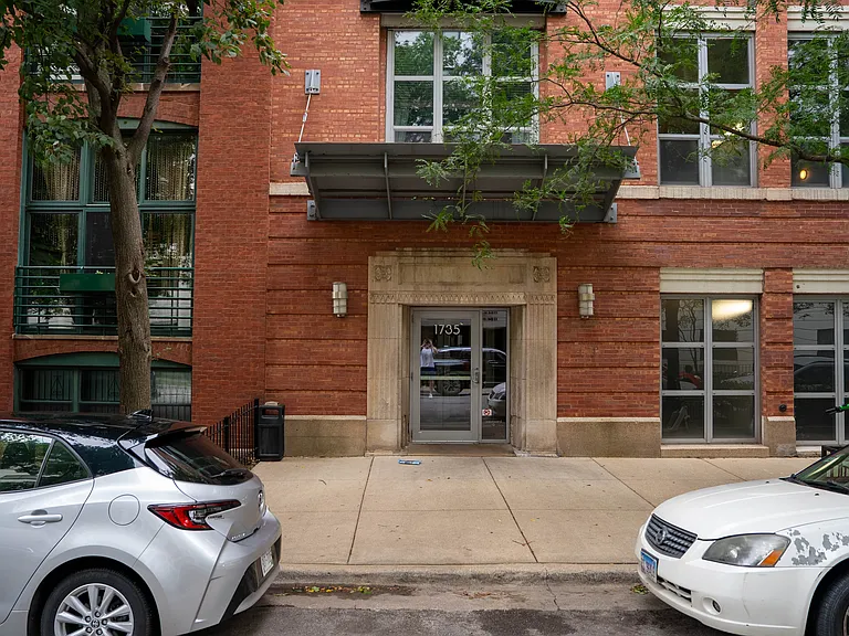 1735 N Paulina St #318 — Photo 43