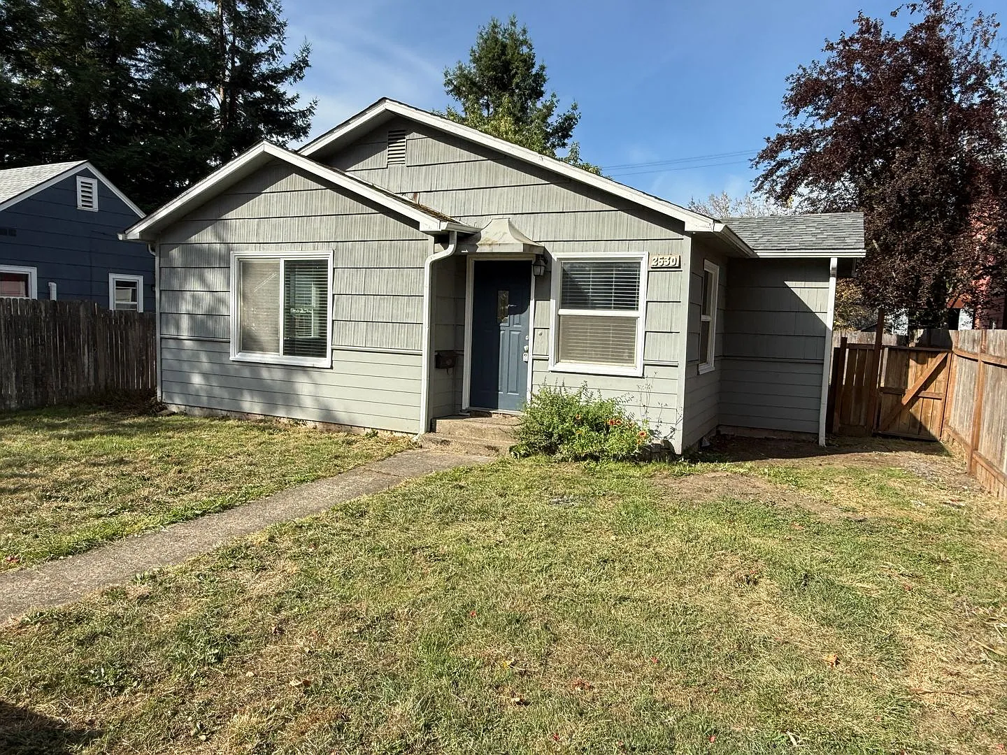 Updated 3-bedroom 1 bath house in Eugene! — Photo 2