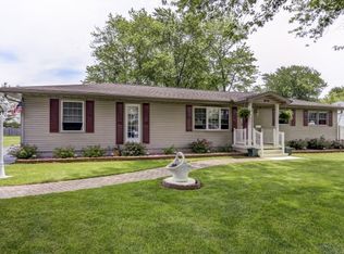 1842 S Ment Dr, Decatur, IL 62521