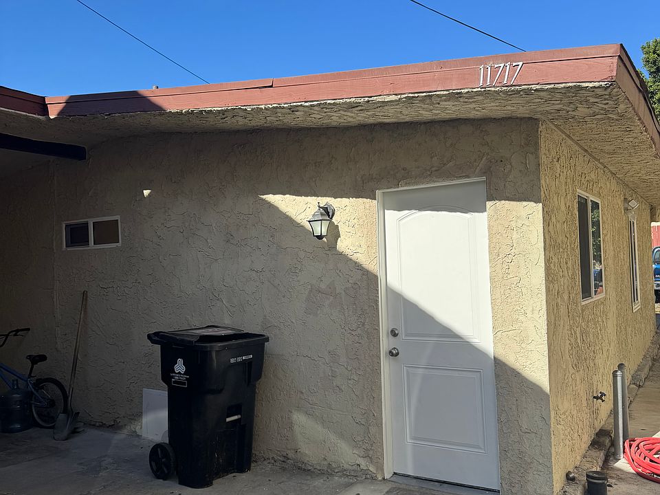 1st image of 11715 Arminta St #2