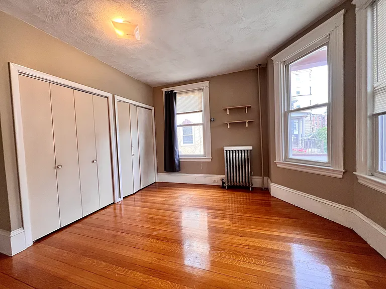 148 Strathmore Rd #1 — Photo 5