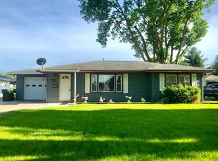 1911 E 18th St, Sterling, IL 61081