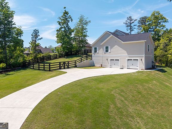 3rd image of 939 Whistler Ln