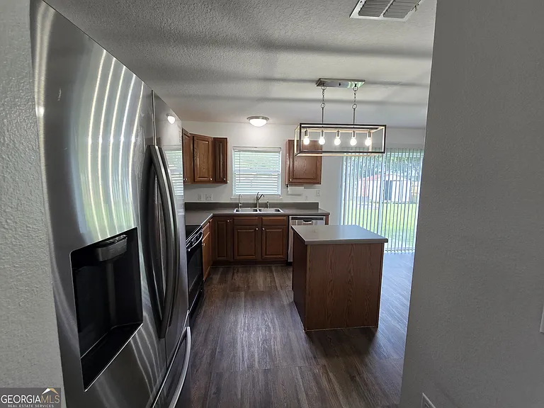 110 Pine Bluff Blvd W — Photo 17