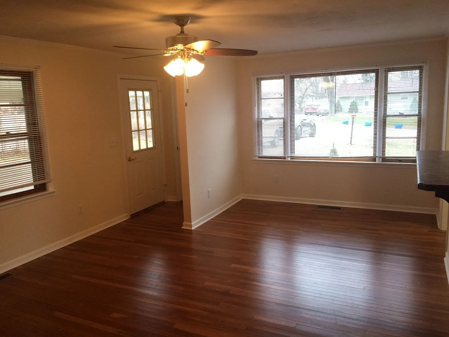 141 N. Overhill Dr - One Month Rent Free! — Photo 2