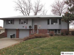 10461 Boyd St, Omaha, NE 68134